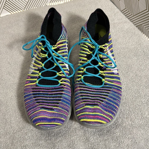 Nike Free RN Motion‎ Flyknit athletic shoes Men’s 8 Multicolor Knit Sneakers